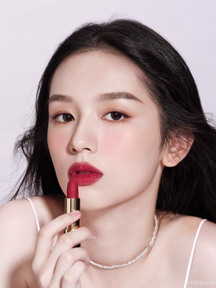 Công dụng Son môi Lancome L’Absolu Rouge Intimatte 135 Douce Chaleur
